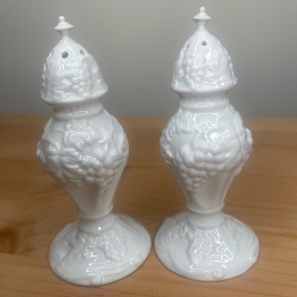 Vintage Grape and Vine Salt and Pepper Shakers